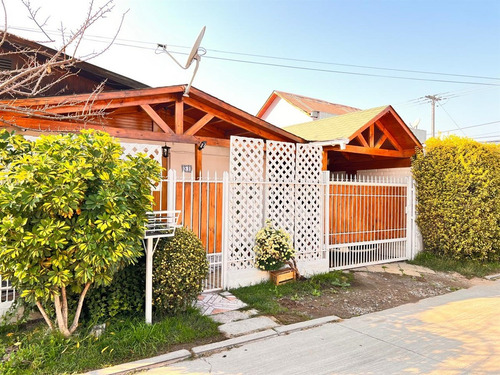 Casa En Venta De 3 Dorm 2 Baños En Maipú