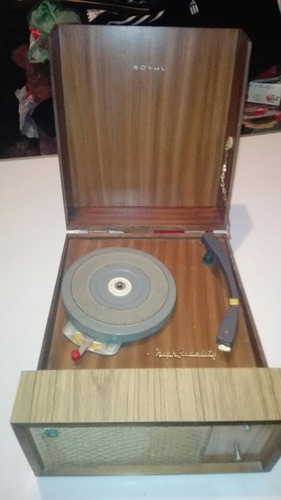 Tocadiscos Antiguo Royal