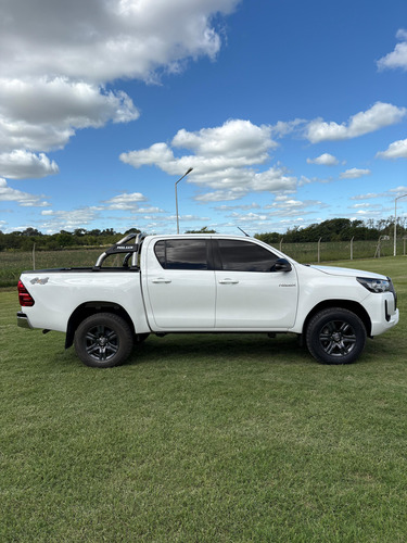 (merc) Toyota Hilux Pick-up 2.8 Cd Sr 204cv 4x4