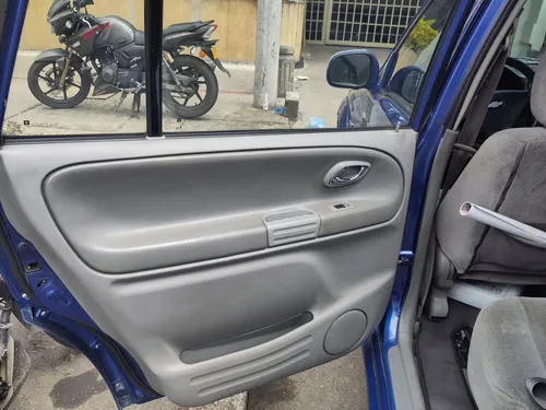 Es Una Camioneta 7 Puestos Con Un Motor V6