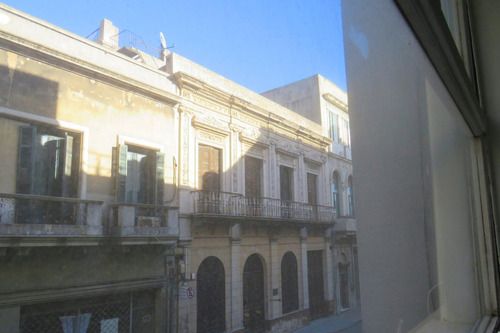 Venta Apartamento De Un (1) Dormorio Con Renta. Ciudad Vieja. Renta Anual 7%