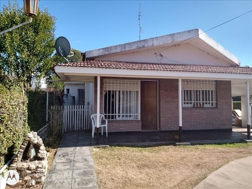 Casa En Venta De 2 Dormitorios C/ Cochera En Santa María De Punilla