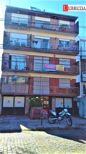 Imagen 1 de 17 de Departamento De 2 Amb Al Contrafrente. Vista Abierta. Muy Luminoso.