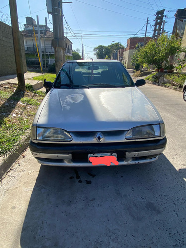 Renault19