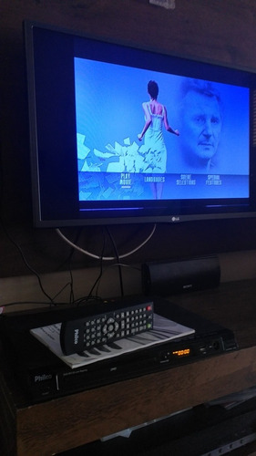 Imagem 2 de 8 de Aparelho De Dvd Philco Com Controle E Manual Funcionando