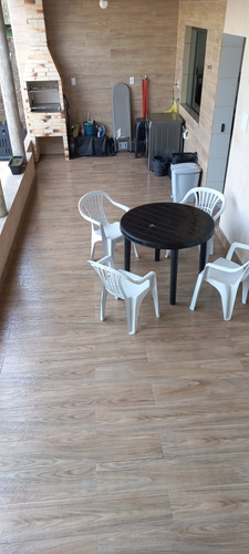 Casa 150m, 2 Quartos, 2 Banheiros, Cozinha, Lavanderia, Sala, Varanda, Terraço, 5+ Vagas