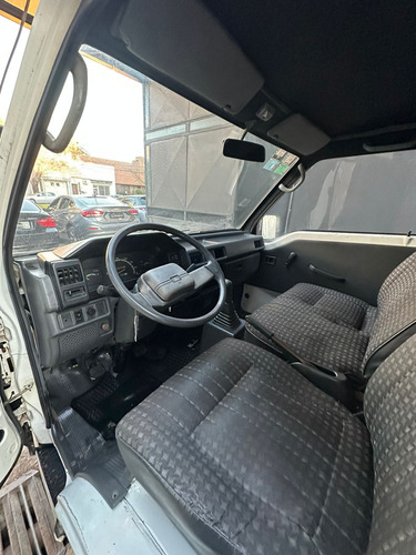 Mitsubishi L300 2.5 Minibus