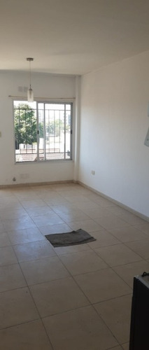 Imagen 5 de 11 de Departamento De 2 Ambientes En Venta - Moron Norte