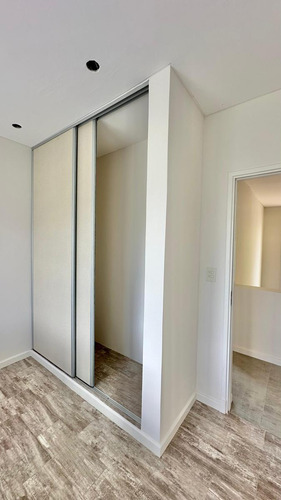 Casa En Venta - 4 Dormitorios 3 Baños - Cochera - 1.250mts2 - Haras Del Sur, La Plata