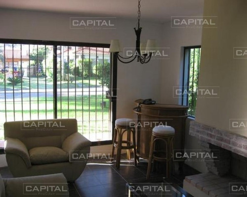 Muy Buena Propiedad En Parada 16 De Playa Mansa! - Ref: 24772