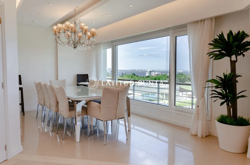 Apartamento 4 Dormitorios En Suite. Veramansa