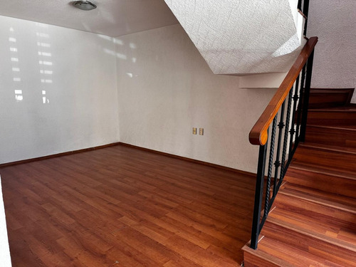 Casa En Renta En Metepec A 1 Cuadra De Av Comonfort Y Tollocan A 5 Min Town Square, En Privada