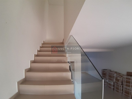 Imagem 14 de 23 de Glória - Sobrado Alto Padrão , Com Excelente Acabamento, Garagem Individual Para 2 Carros , Amplo Terreno Nos Fundos - 146 - 69542124