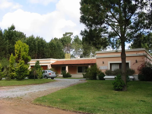 Alquiler De Casa De 4 Dormitorios En Pinares 