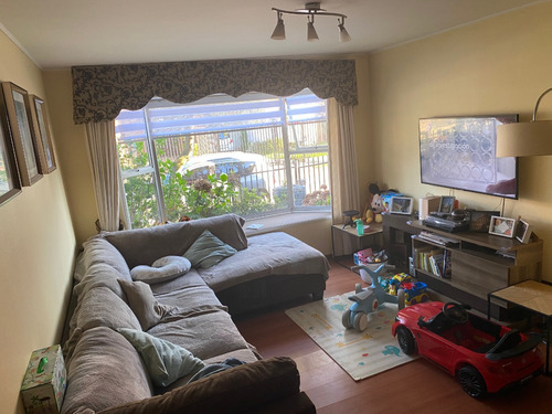 Casa En Excelente Barrio Residencial