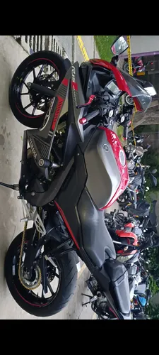 Motocicleta R15. Modelo 2022 En Excelente Estado