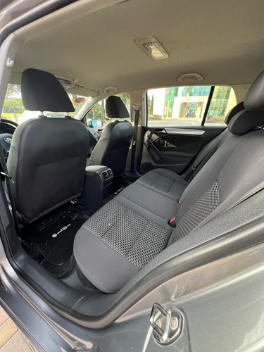 Volkswagen Golf 1.6 Conceptline