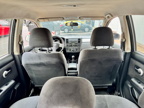 Nissan Tiida 1.8 Visia