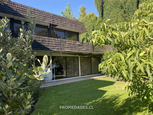 Casa En Venta De 5 Dorm. En Lo Barnechea