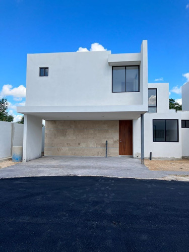 Casa En Venta Mérida Yucatán, Privada Savara Conkal