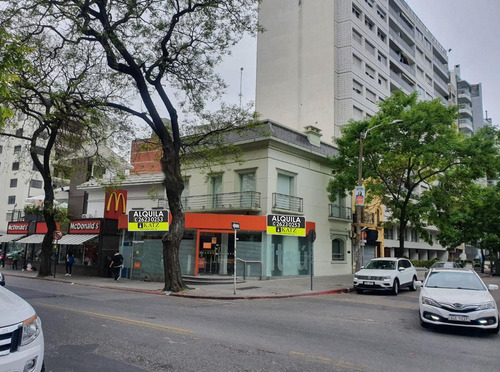 Gran Local Esquina En Ellauri Y Vazquez Ledesma