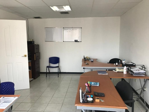 Imagen 4 de 7 de Local De Oficinas, C.c. Puerto Plaza, Puerto La Cruz. 04148008528 Marianella Zurita