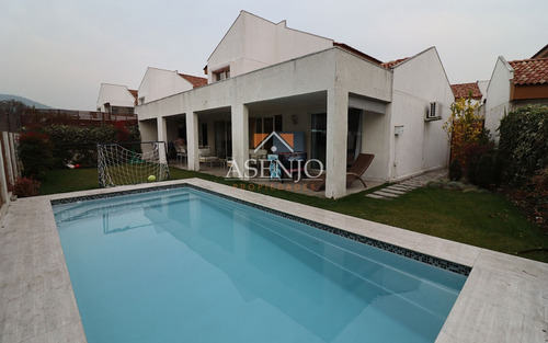 Linda Y Cómodos Espacios, Condominio Excelente Sector!