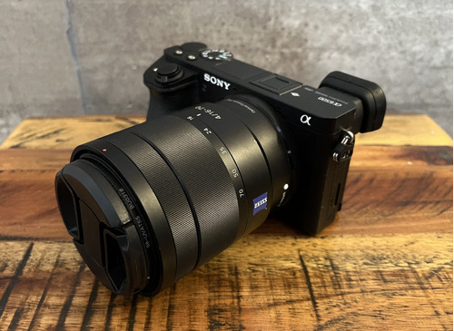 Sony Alpha 6500 Ilce-6500 Con Lente Zeiss 4/16-70