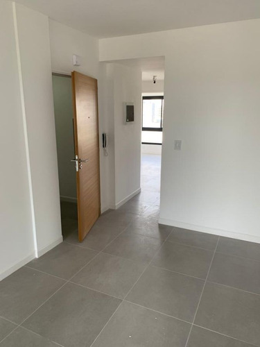 Imagen 7 de 10 de Hermoso Departamento En Venta En Banfield Este