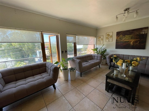 Casa En Venta De 4 Dorm. En Quilpué