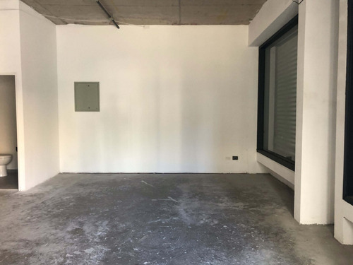 Arriendo Local Comercial 27,39 + Subt. 29,12 M2, Metro Ula