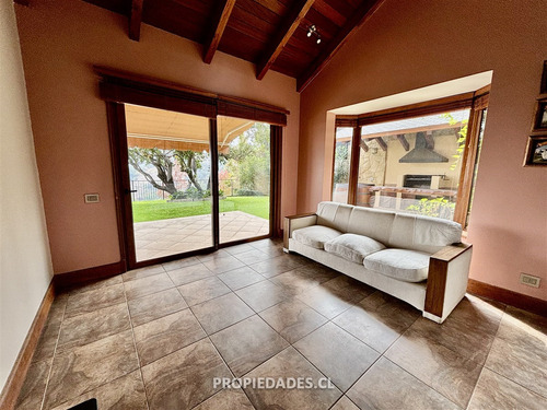Casa En Venta De 5 Dorm. En Lo Barnechea