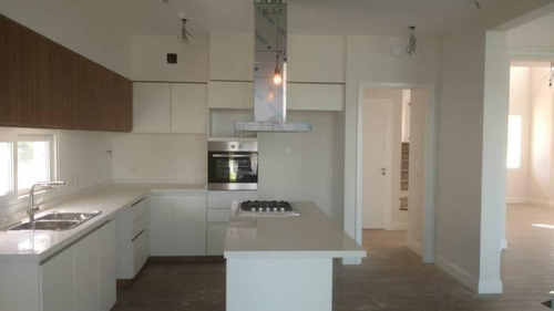 Imagen 6 de 15 de Casa Al Lago 4 Dormitorios A Estrenar En San Francisco