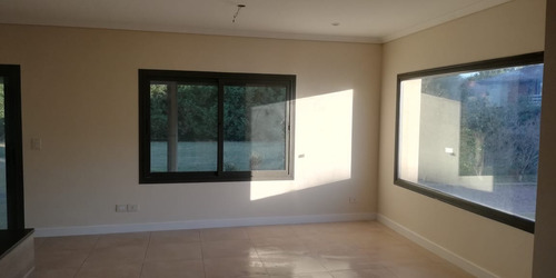 Imagen 14 de 30 de Hermosa Casa En Venta 4 Amb. Barrio Cerrado Canning