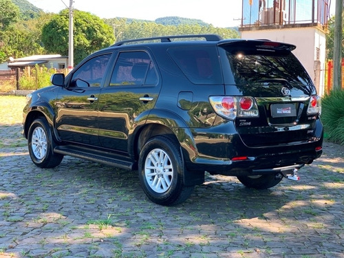 Toyota Hilux Sw4 Srv 4x7 - Lugares