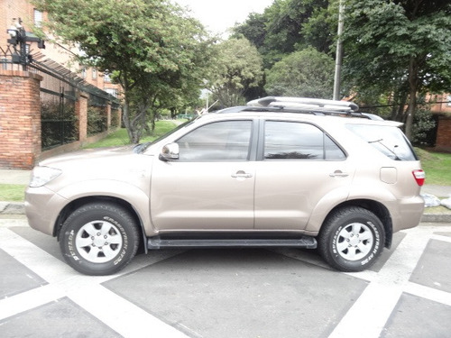 Toyota Fortuner Automatica 2012 4x2 72.500 Kilómetros