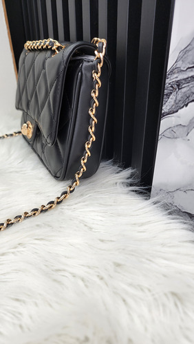 Bolsa Guess Lg928677 Nueva 100 % Original Con Etiqueta Negro Rayas Oro Negro