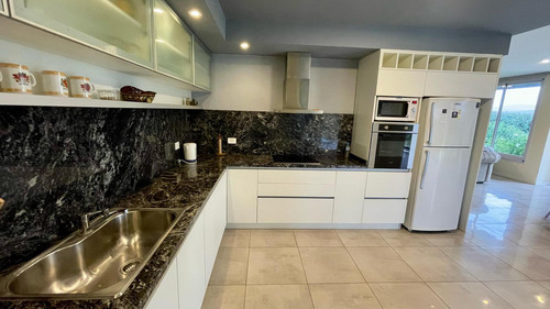 Casa En Venta 2 Dormitorios En Carlos Paz Golf