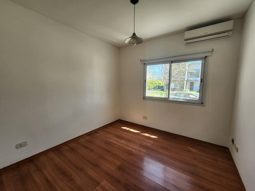 Casa En Venta En Las Liebres Con Excelente Jardín