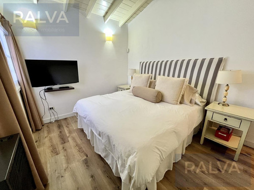 Imagen 13 de 30 de Casa 7 Ambientes - Jardin - Parrilla - Villa Adelina