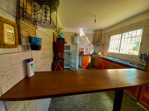 Imagen 5 de 17 de En Venta - Impecable Casa 3 Dorm 2 Baños