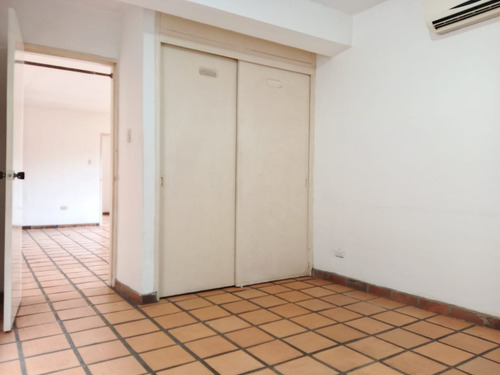 Apartamento/ Alquiler/ Colinas De Bello Monte/ 80m2/ 2h-2b-1p