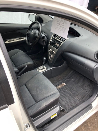 Imagen 11 de 15 de Toyota Yaris 2016 1.5 Premium Sedan At