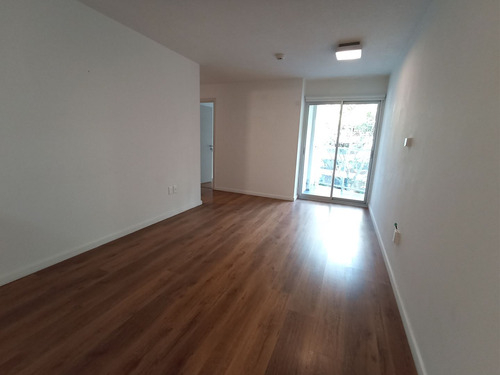 Apartamento En Alquiler. Pocitos .terr, 1 Dor, Kitchenette