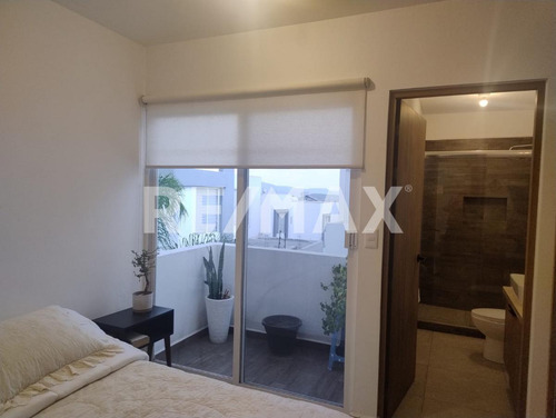 Casa En Venta En Condominio Con 3 Habitaciones Y Una En Pb, Tiene Jardín Y Amenidades En San Isidro Juriquilla