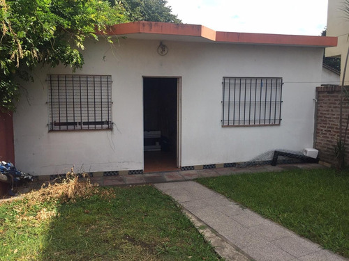 Imagen 15 de 17 de Venta. Propiedad Con Dos Ph De 2 Ambientes - San Miguel
