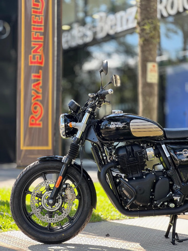 Royal Enfield Interceptor 650 Black Ray