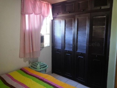 Apartamento Comodo Y Freso En Venta Cabudare 04145384403 21-4438