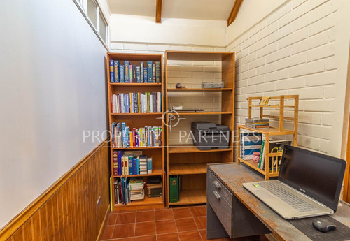 Casa De 5 Dormitorios Y 3 Baños En Villa Residenci...