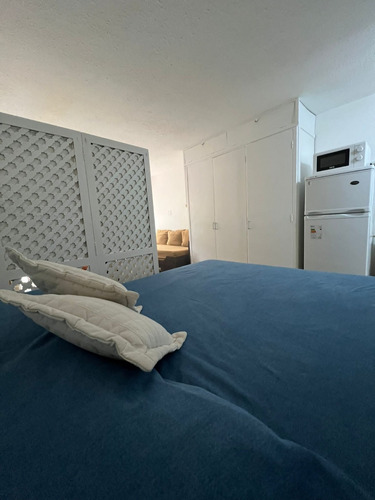 Vendo Monoambiente En Complejo Arcobaleno, Punta Del Este. Tipo Casita Con Jardín Y Piscina.